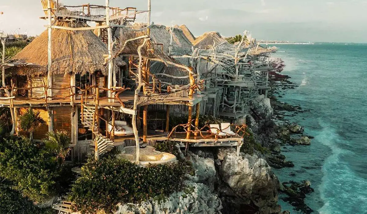 Surgen más denuncias contra hotel Azulik en Tulum: retienen pagos Surgen más denuncias contra hotel Azulik en Tulum: retienen pagos de empleados y no les finiquitan conforme a Ley